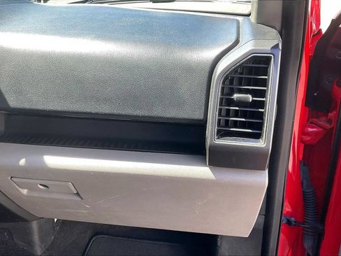 Used 2018 Ford F150 XLT AWD/4WD image 16