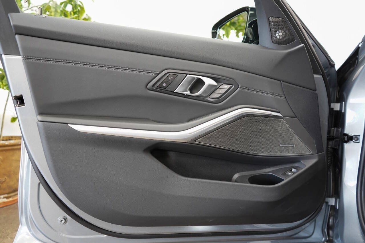 Used 2027 BMW M3 Competition AWD/4WD image 43