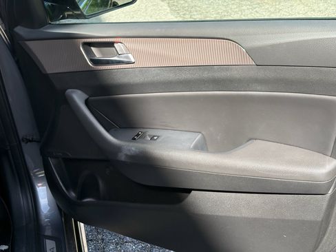 Used 2018 Hyundai Sonata Limited w/ Cargo Package FWD image 26