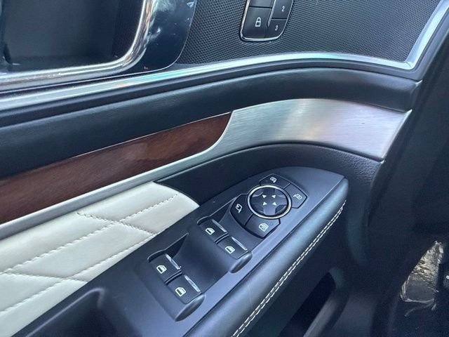 Used 2016 Ford Explorer Platinum AWD/4WD image 18