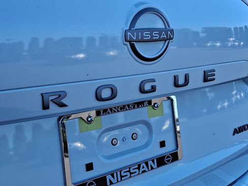 New 2026 Nissan Rogue SV w/ SV Premium Package image 5