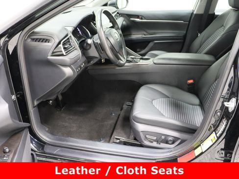 Used 2023 Toyota Camry SE image 14