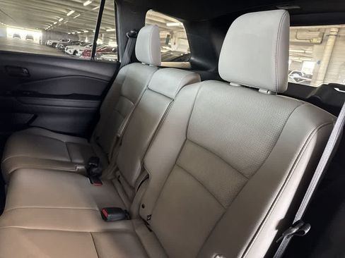 Used 2023 Honda Passport EX-L image 21