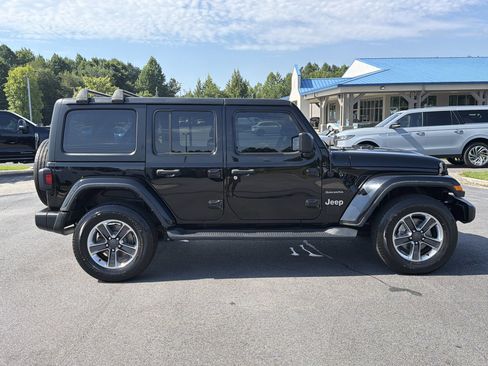 Used 2022 Jeep Wrangler Unlimited Sahara AWD/4WD image 27