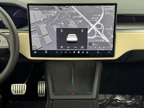 Used 2022 Tesla Model X Plaid image 21