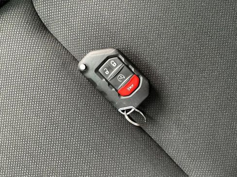 Used 2021 Jeep Gladiator Willys image 10