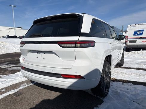 New 2026 Jeep Grand Cherokee Limited image 3