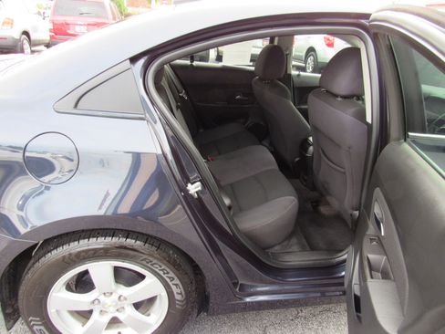 Used 2015 Chevrolet Cruze LT image 23