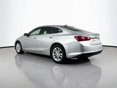 Used 2018 Chevrolet Malibu LT w/ Driver Confidence Package FWD image 5