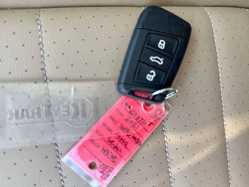 Used 2021 Volkswagen Jetta SE FWD image 41