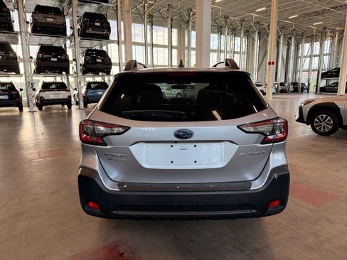 Used 2023 Subaru Outback Premium image 4