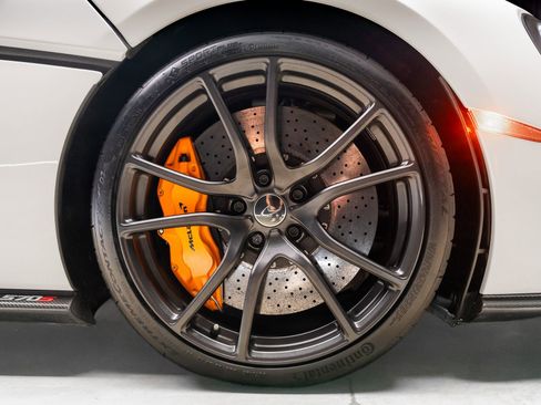 Used 2016 McLaren 570S Coupe RWD image 33