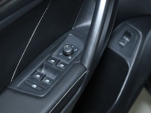 Certified 2022 Volkswagen Tiguan SEL R-Line image 13