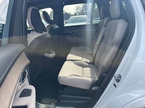 Used 2026 Volvo XC90 B5 Plus AWD/4WD image 32