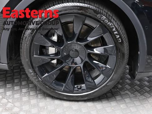 Used 2021 Tesla Model Y Long Range AWD/4WD image 24