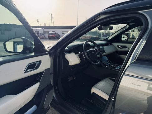 Used 2018 Land Rover Range Rover Velar R-Dynamic SE image 9