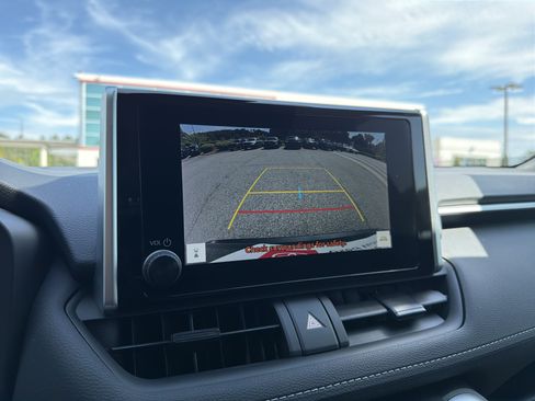 Certified 2023 Toyota RAV4 LE FWD image 7