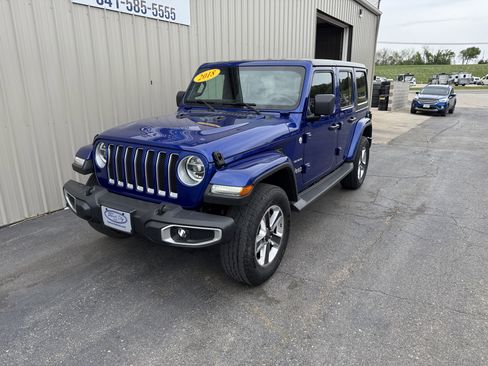 Used 2018 Jeep Wrangler Unlimited Sahara w/ Cold Weather Group AWD/4WD image 2