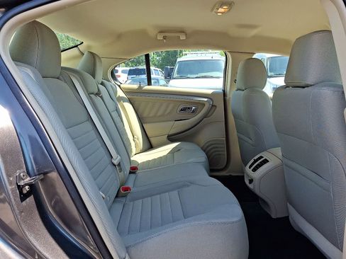 Used 2018 Ford Taurus SE FWD image 30