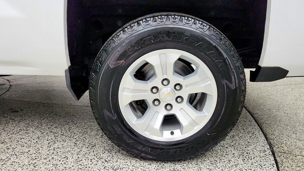 Used 2018 Chevrolet Silverado 1500 LT w/ All Star Edition AWD/4WD image 9