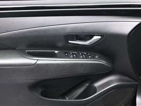 Used 2023 Hyundai Tucson SE FWD image 12