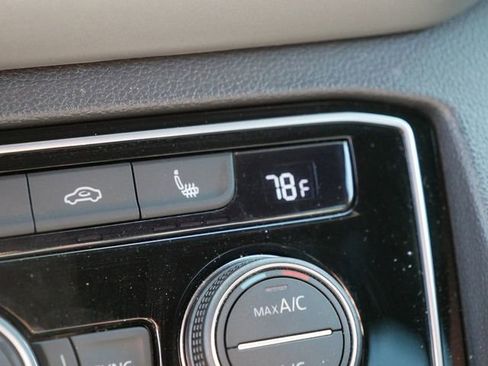 Certified 2023 Volkswagen Atlas Cross Sport SEL R-Line image 31