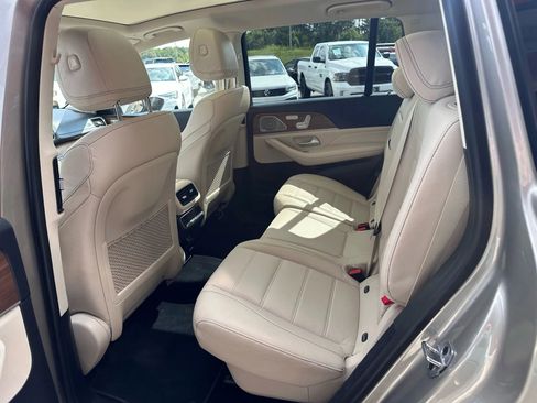 Used 2021 Mercedes-Benz GLS 450 4MATIC image 11