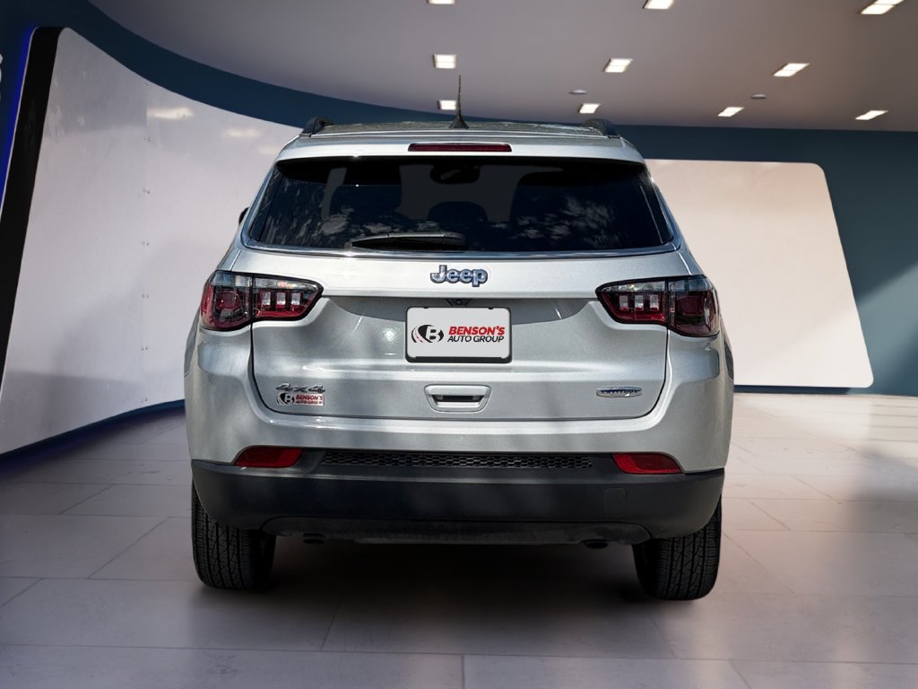 Used 2026 Jeep Compass Latitude AWD/4WD image 4