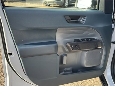 Certified 2025 Ford Maverick XLT w/ XLT Luxury Package image 10