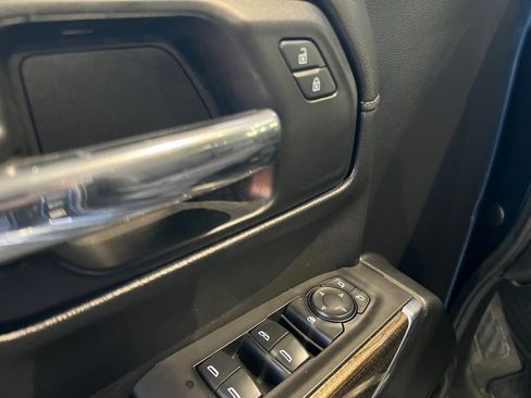 Used 2019 Chevrolet Silverado 1500 LT image 22