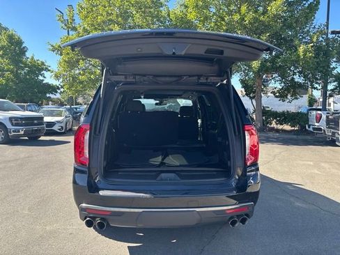 Used 2022 GMC Yukon AT4 AWD/4WD image 45