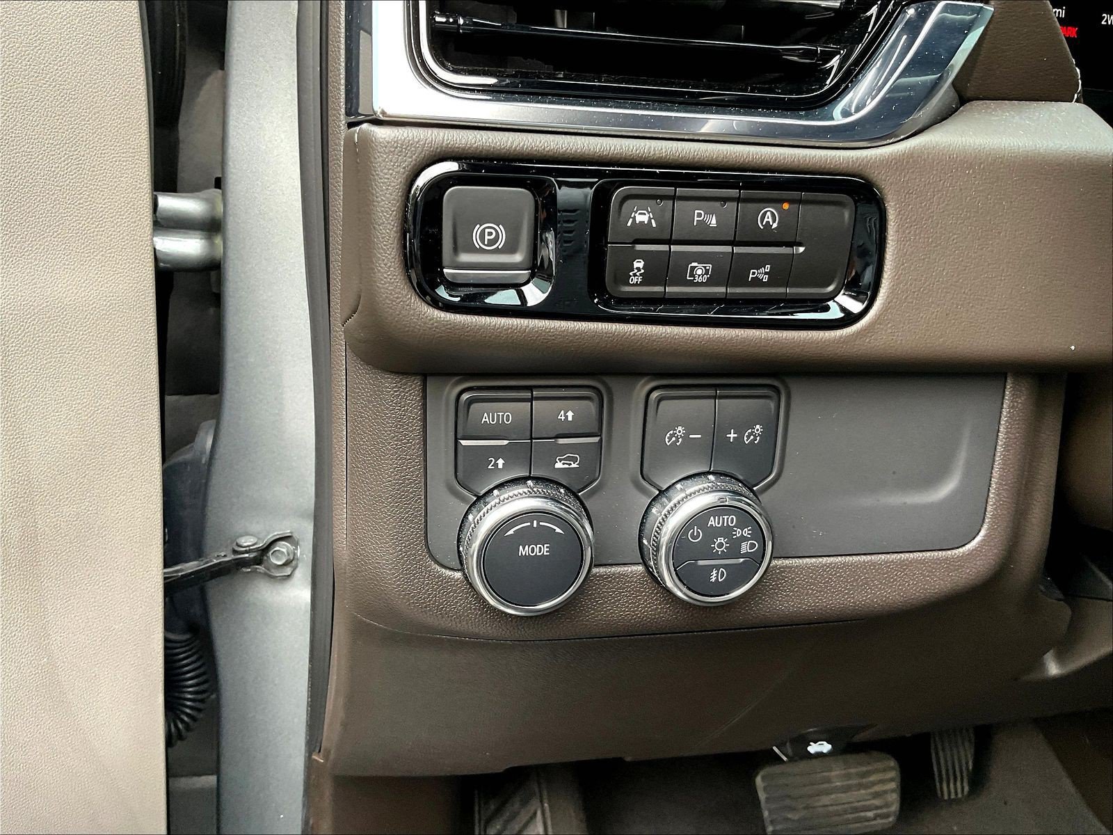 Used 2025 GMC Yukon XL Elevation w/ LPO, Floor Liner Package AWD/4WD image 37