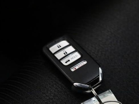 Used 2018 Honda Accord Sport image 32