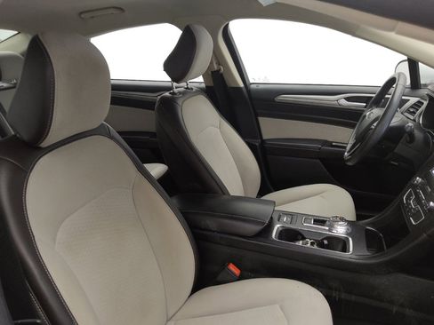 Used 2020 Ford Fusion SE w/ Equipment Group 151A image 21