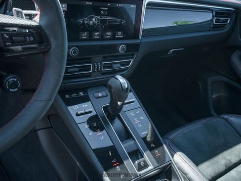 Used 2024 Porsche Macan GTS image 80