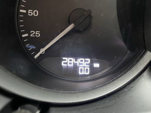 Used 2022 Porsche Macan image 25