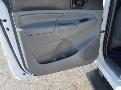 Used 2013 Toyota Tacoma 4x4 Double Cab w/ Convenience Pkg image 17