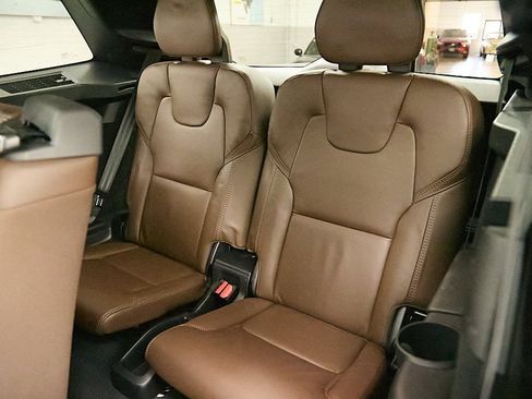 Certified 2024 Volvo XC90 T8 Ultimate w/ Protection Package image 24