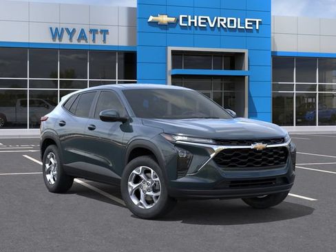New 2026 Chevrolet Trax LS w/ LS Convenience Package FWD image 8