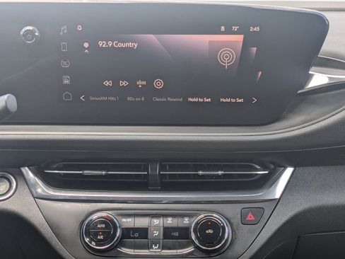 Used 2025 Buick Envista Preferred w/ Convenience II Package image 17