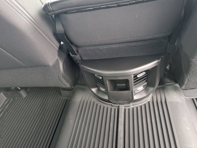 New 2026 RAM 3500 Big Horn AWD/4WD image 32