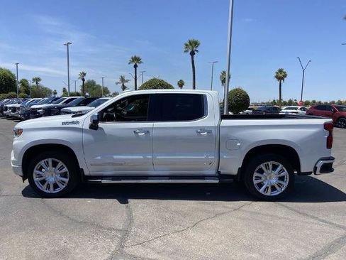 Used 2024 Chevrolet Silverado 1500 High Country w/ High Country Premium Package AWD/4WD image 4