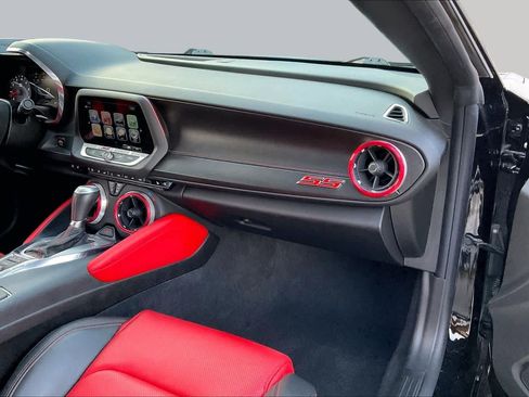 Used 2018 Chevrolet Camaro SS RWD image 18