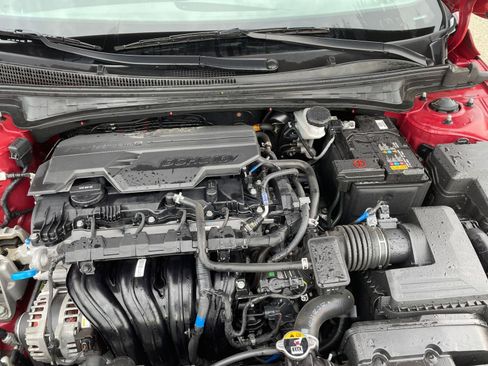 Used 2025 Hyundai Elantra SEL image 33