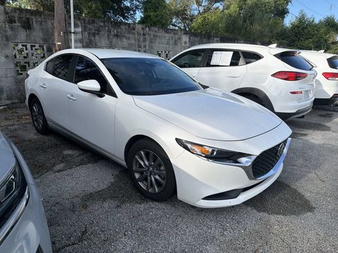 Used 2021 MAZDA MAZDA3 s FWD image 1
