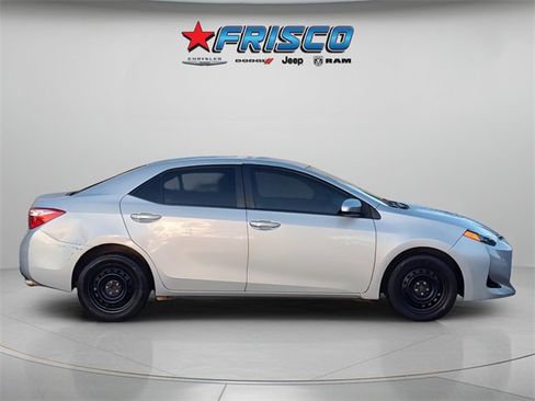 Used 2019 Toyota Corolla LE image 11