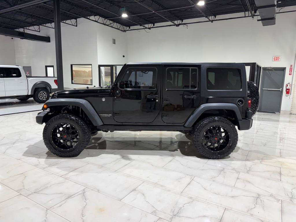 Used 2016 Jeep Wrangler Unlimited Rubicon w/ Connectivity Group AWD/4WD image 7