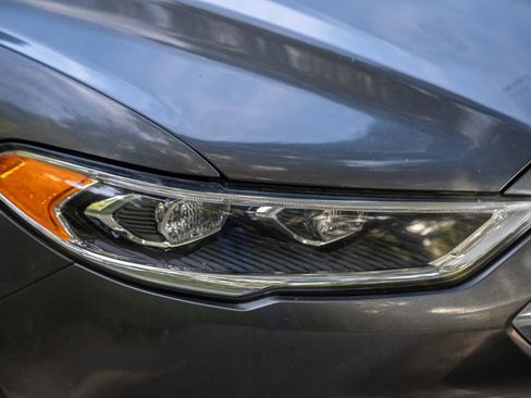 Used 2018 Ford Fusion Titanium image 10