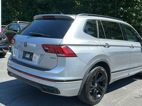 Used 2024 Volkswagen Tiguan SE R-Line AWD/4WD image 5