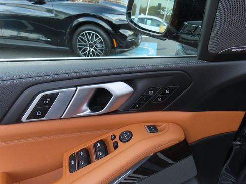 Used 2019 BMW X5 xDrive40i w/ Executive Package image 11